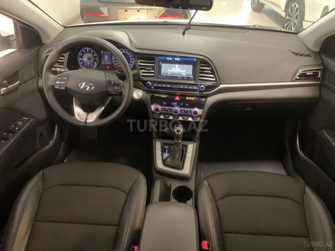 Hyundai Avante-5