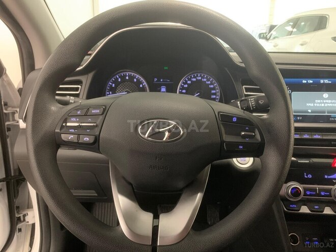 Hyundai Avante-8