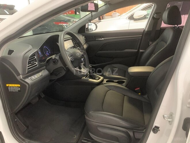 Hyundai Avante-12