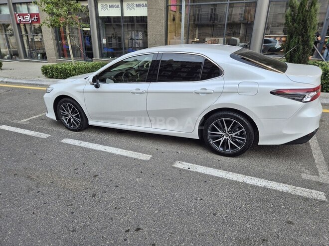 Toyota Camry-5