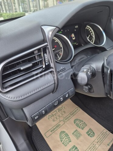 Toyota Camry-11