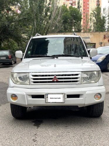 Mitsubishi Pajero io 1999, 250,000 km - 1.8 л - Bakı