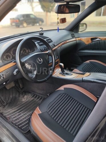 Mercedes E 240 2002, 290,000 km - 2.6 l - Bakı