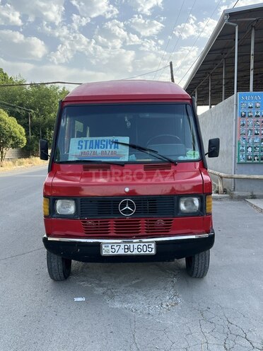 Mercedes 208 D 1993, 278,500 km - 2.3 л - Salyan