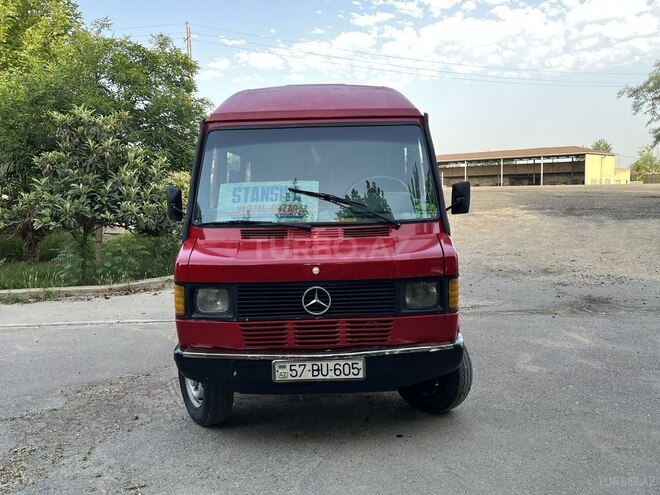 Mercedes 208 D 1993, 278,500 km - 2.3 л - Salyan