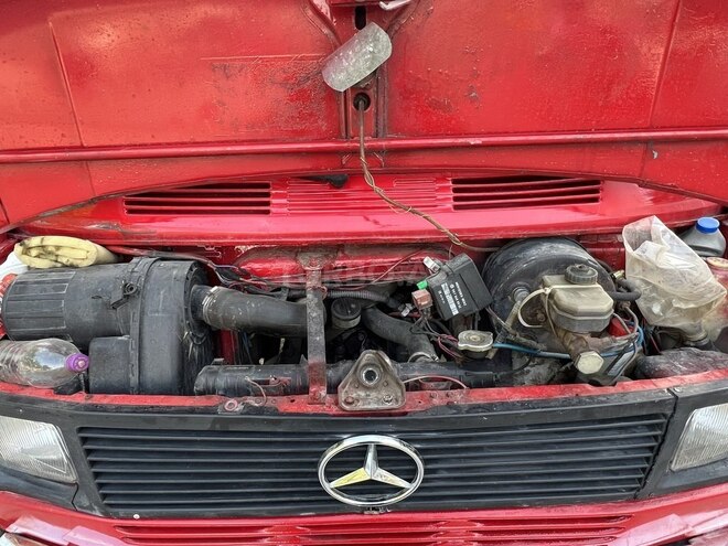 Mercedes 208 D 1993, 278,500 km - 2.3 л - Salyan