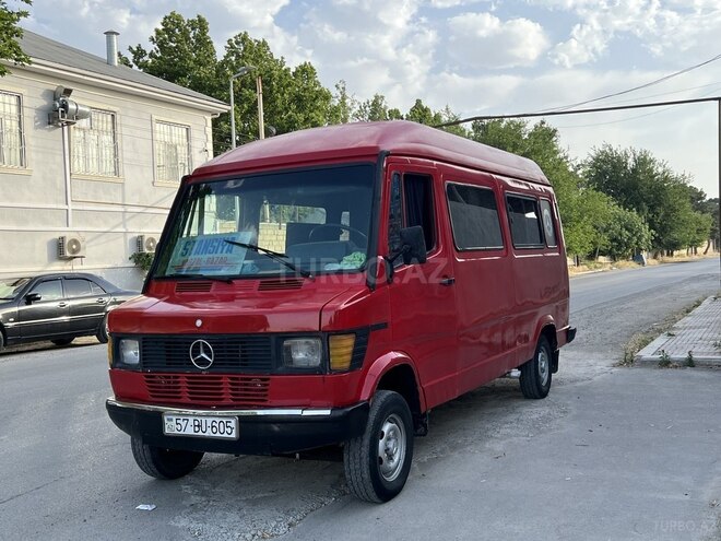 Mercedes 208 D 1993, 278,500 km - 2.3 л - Salyan