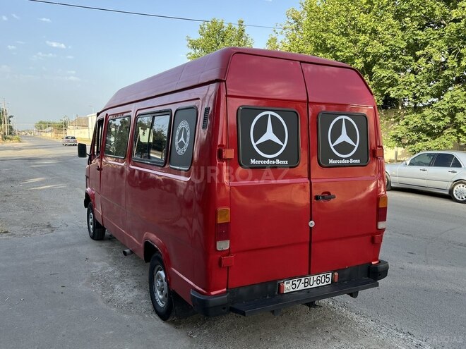 Mercedes 208 D 1993, 278,500 km - 2.3 л - Salyan