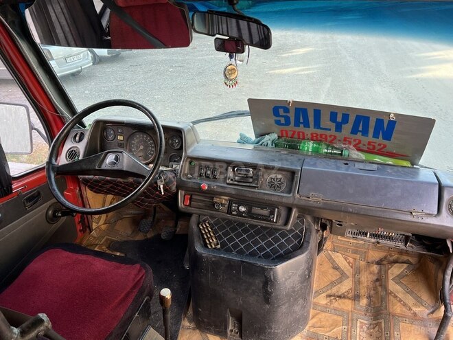 Mercedes 208 D 1993, 278,500 km - 2.3 л - Salyan