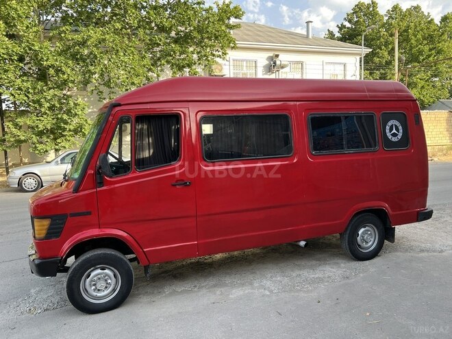 Mercedes 208 D 1993, 278,500 km - 2.3 л - Salyan
