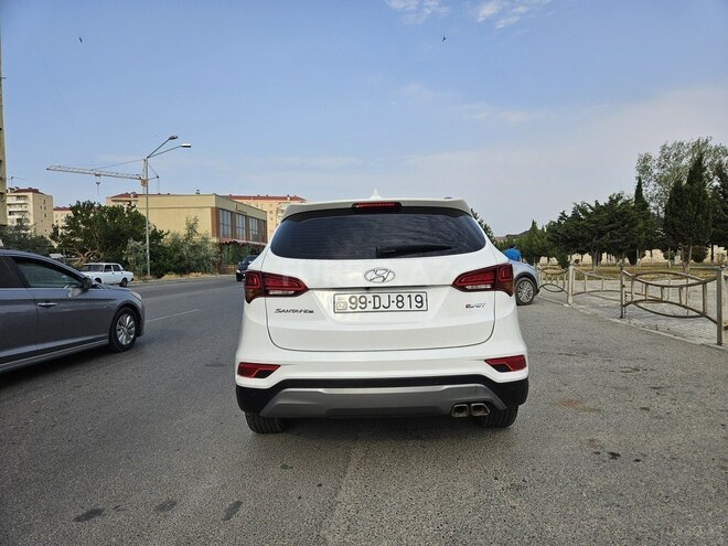Hyundai Santa Fe-5