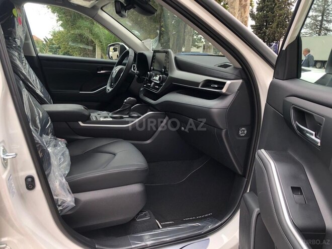 Toyota Highlander-12