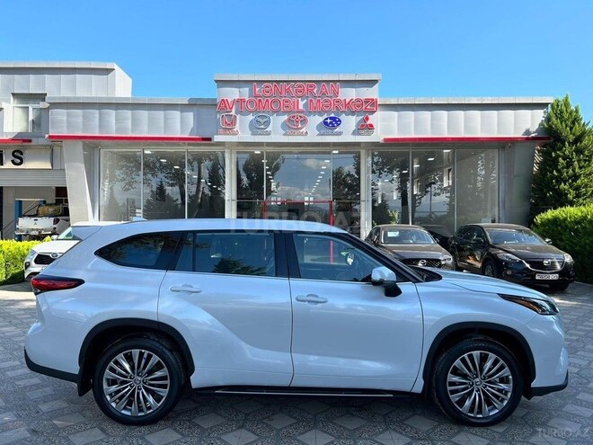 Toyota Highlander-6