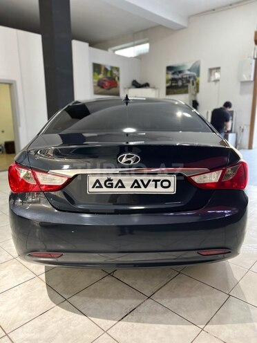 Hyundai Sonata-10