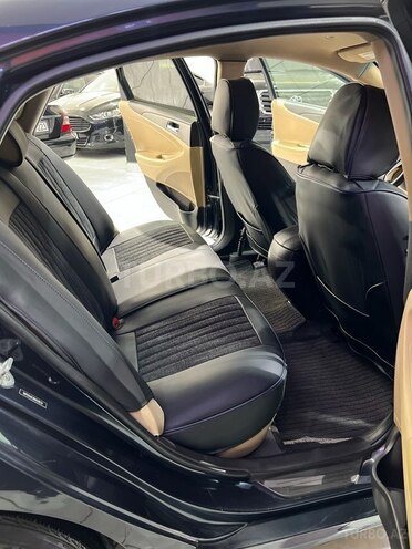 Hyundai Sonata-15