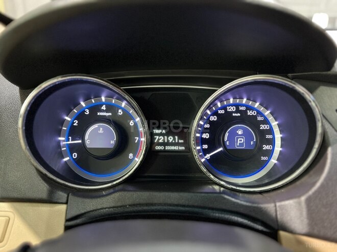 Hyundai Sonata-18