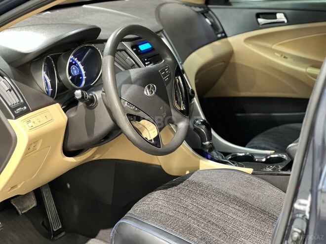 Hyundai Sonata-17