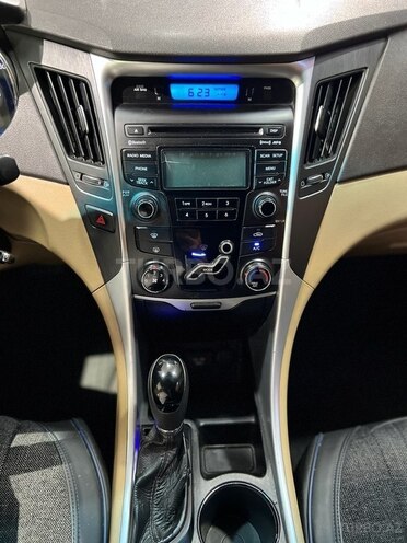 Hyundai Sonata-19