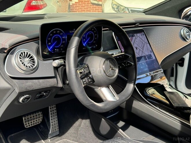 Mercedes EQS 450+-16