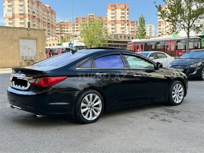 Hyundai Sonata-5