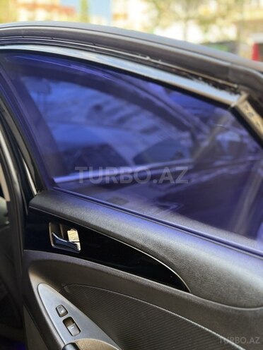 Hyundai Sonata-12