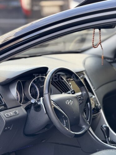 Hyundai Sonata-17
