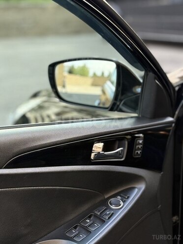 Hyundai Sonata-18