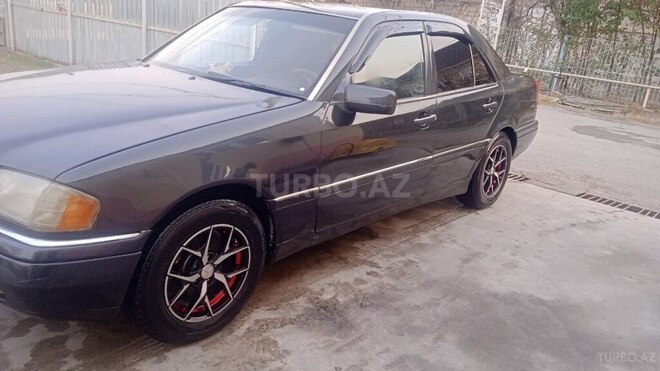 Mercedes C 180 1994, 458,370 km - 1.8 l - Ucar