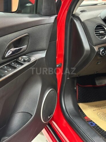 Chevrolet Cruze-13