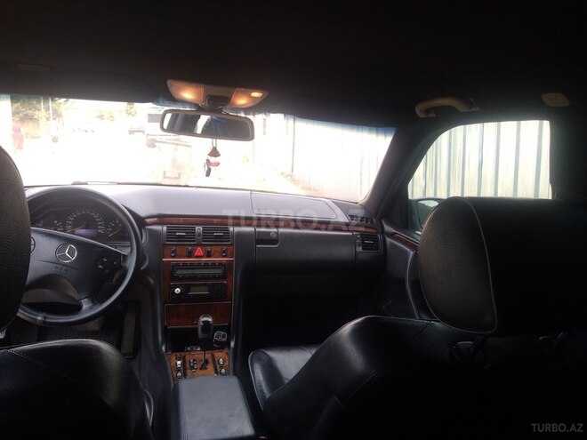 Mercedes E 280 1999, 348,000 km - 2.8 l - Ağdaş