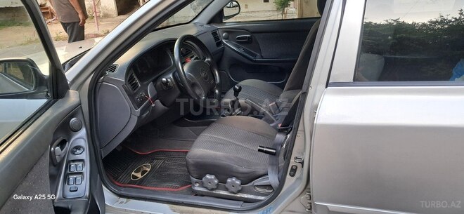 Hyundai Elantra 2001, 100,000 km - 2.0 l - Bakı