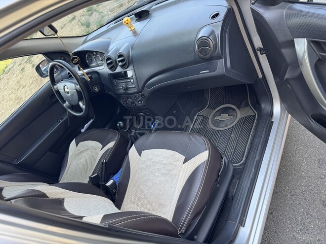 Chevrolet Aveo-8