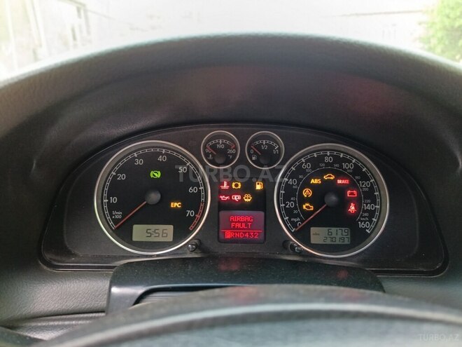 Volkswagen Passat 2004, 270,197 km - 1.8 l - Gəncə