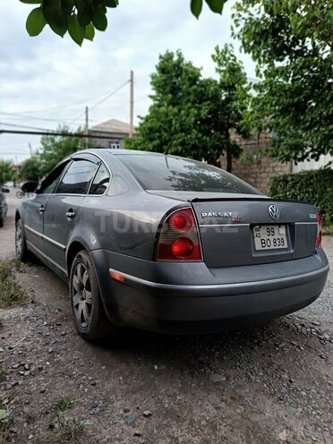 Volkswagen Passat 2004, 270,197 km - 1.8 l - Gəncə