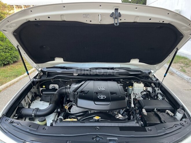 Toyota Land Cruiser-21