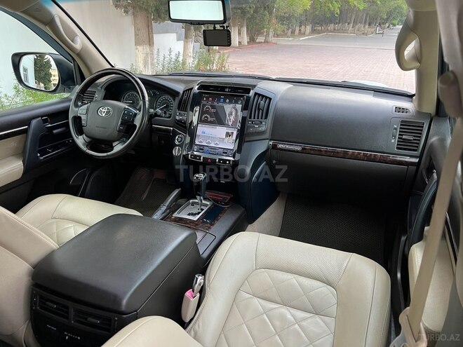 Toyota Land Cruiser-14
