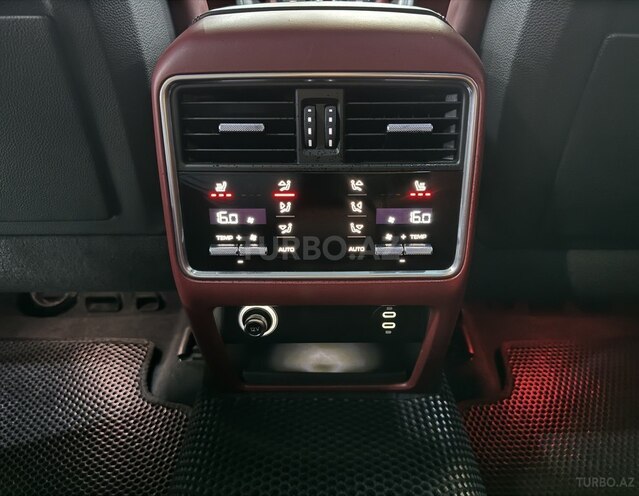 Porsche Cayenne Coupe-16