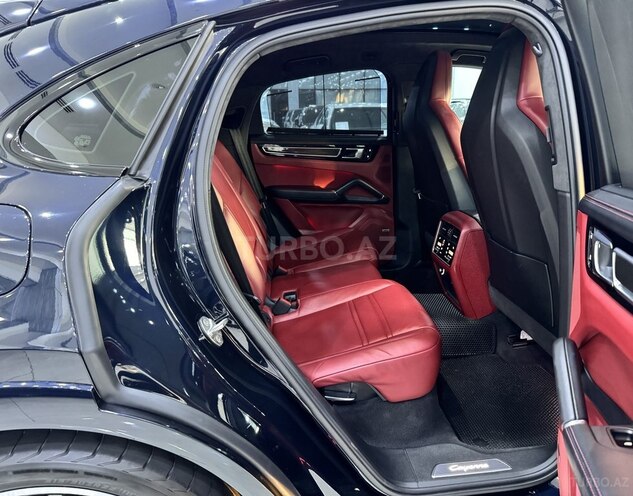 Porsche Cayenne Coupe-13
