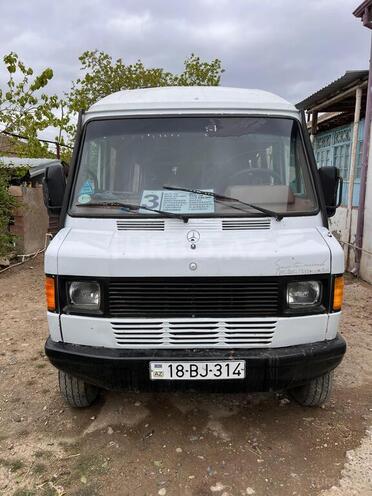 Mercedes 208 D 1992, 310,000 km - 2.3 l - Sabirabad