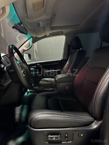 Toyota Land Cruiser-11