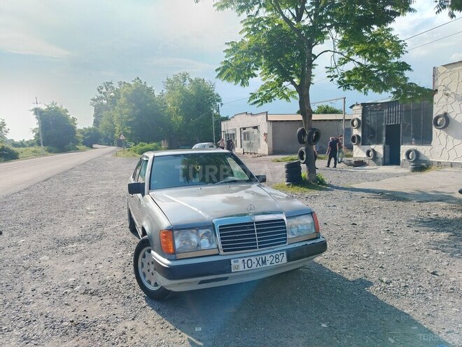 Mercedes E 200 1988, 222,222 km - 2.0 л - Qəbələ