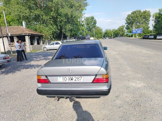 Mercedes E 200 1988, 222,222 km - 2.0 л - Qəbələ