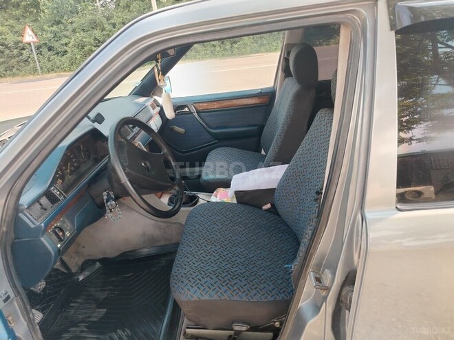 Mercedes E 200 1988, 222,222 km - 2.0 л - Qəbələ