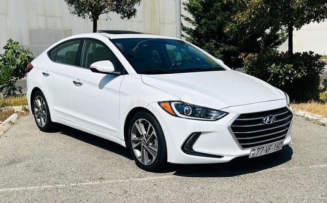 Hyundai Elantra-12