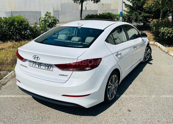 Hyundai Elantra-18