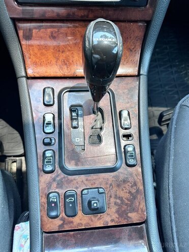 Mercedes E 220 d 2001, 321,359 km - 2.2 l - Mingəçevir