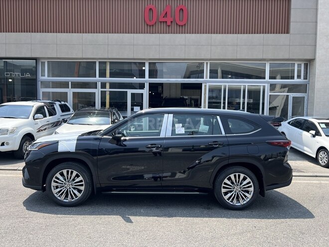 Toyota Highlander-3