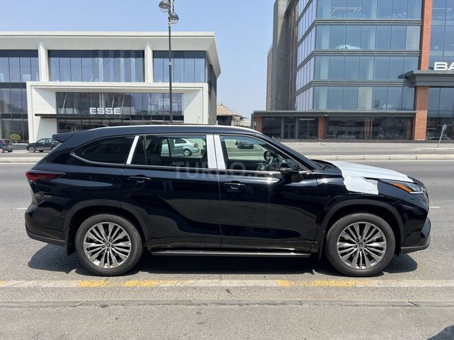 Toyota Highlander-4