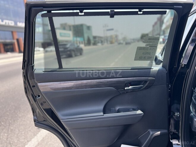 Toyota Highlander-12