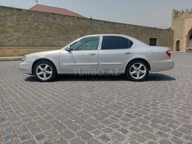 Nissan Maxima-5